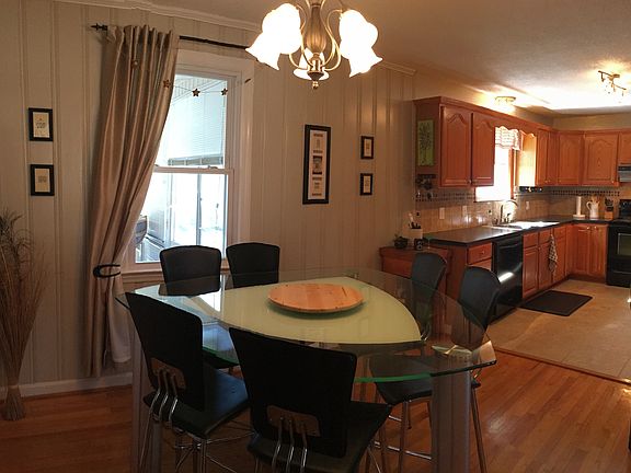 Dining into Kitchen