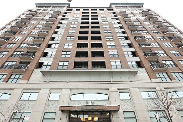 1st image of 849 N Franklin St Unit 1510
