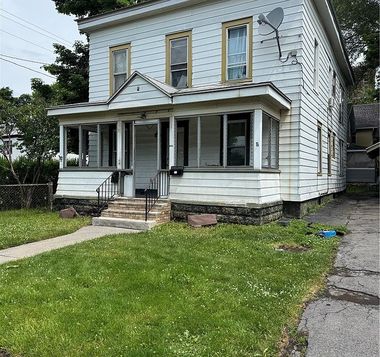 1st image of 1014 Carbon St