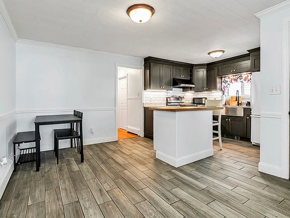 3rd image of 116 Weare St