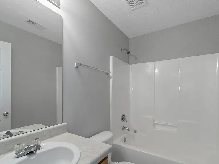 240 Dairyland Dr — Photo 26