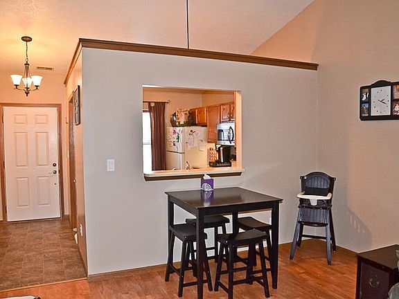 5th image of 200 Glasgow Ln