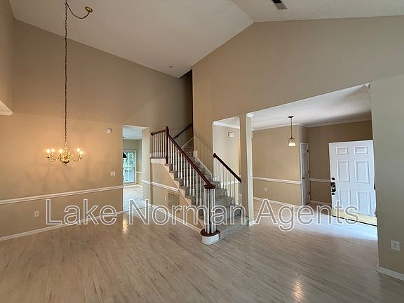 4th image of 9423 Fairmead Dr
