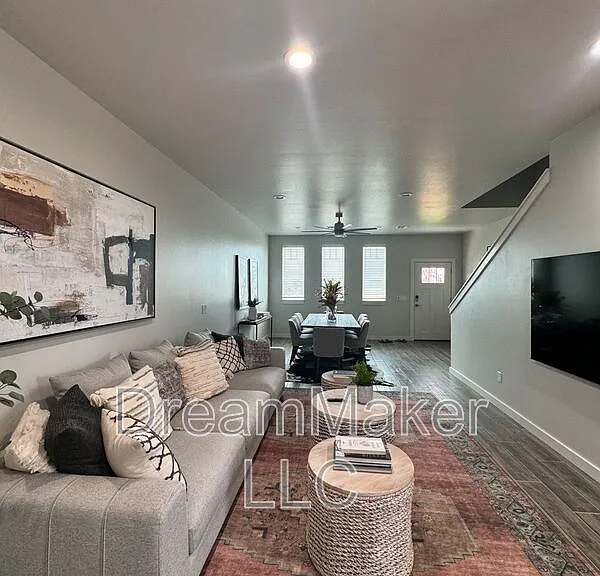 2807 Clifton Ter — Photo 9