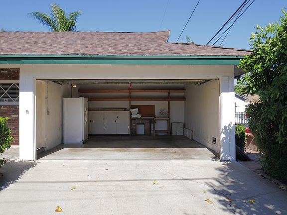 3rd image of 5128 Agnes Ave