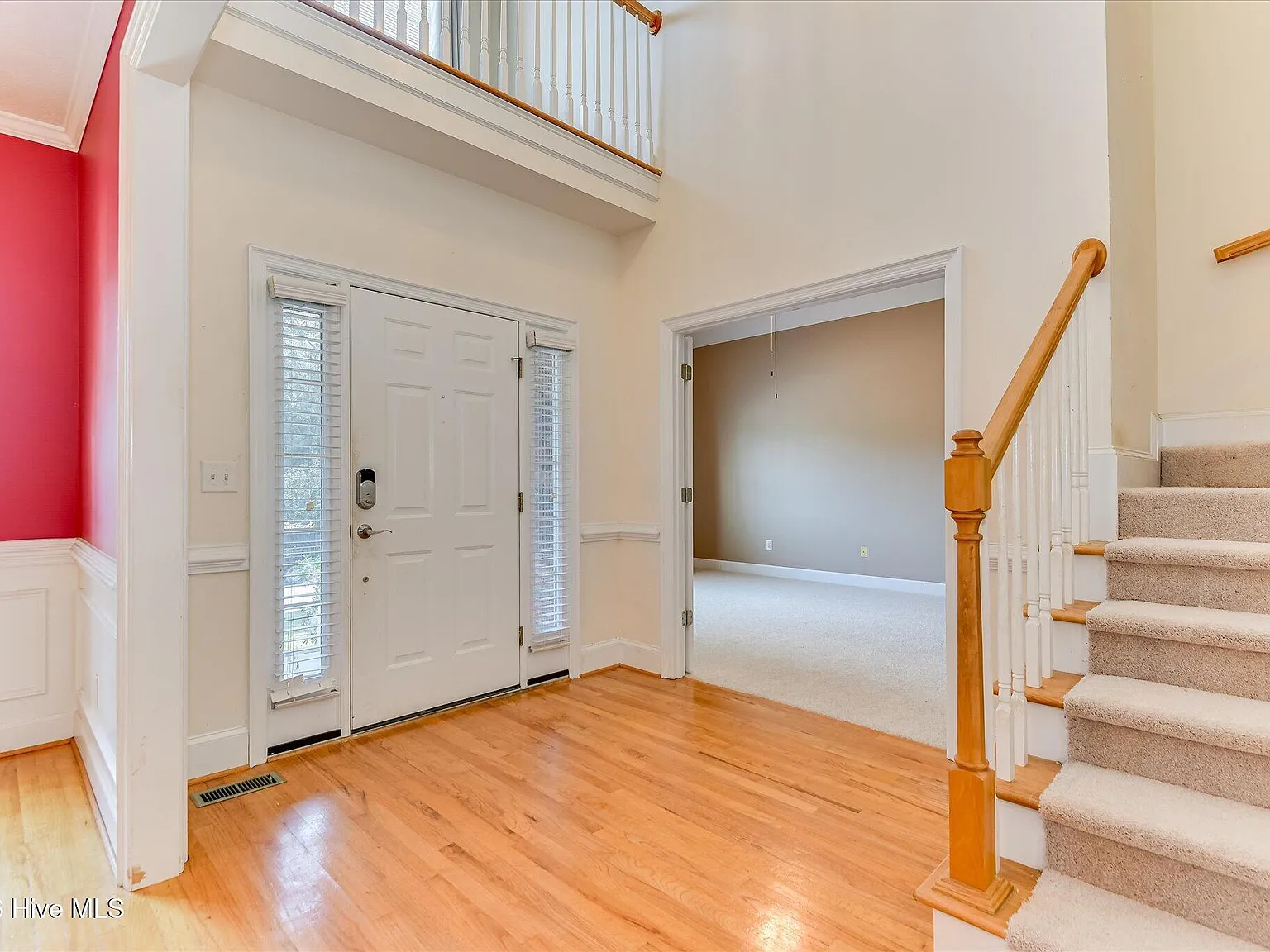 5 bed, 2.5 bath, 2925 sqft, $2,450 — Photo 4