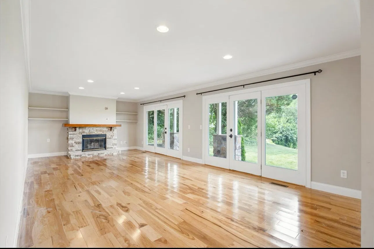5 bed, 3.5 bath, 3000 sqft, $4,500 — Photo 3