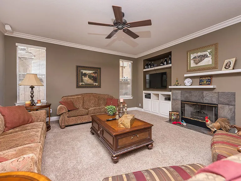 1450 Sundance Ave — Photo 3