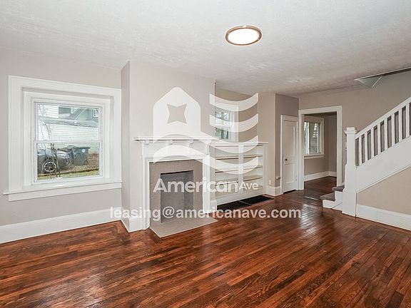 1112820_003_wm_-_living_room_13553669.jpg