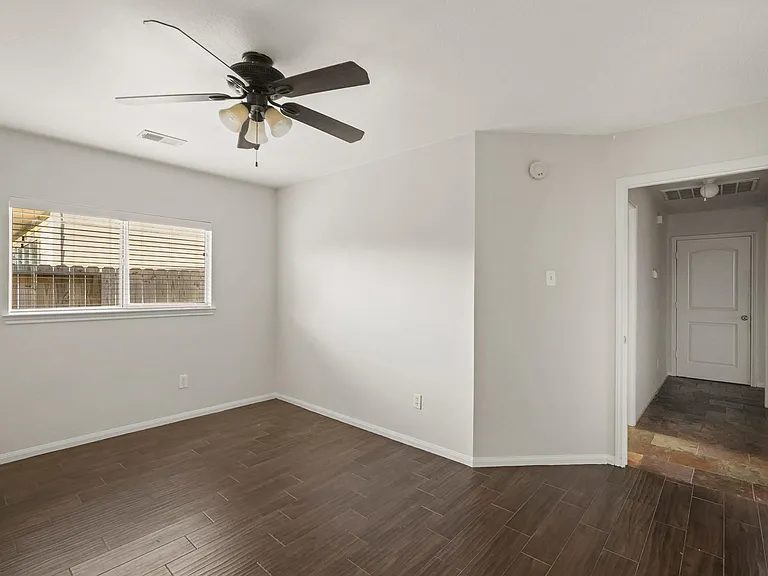 5823 Creektrace Ln — Photo 22