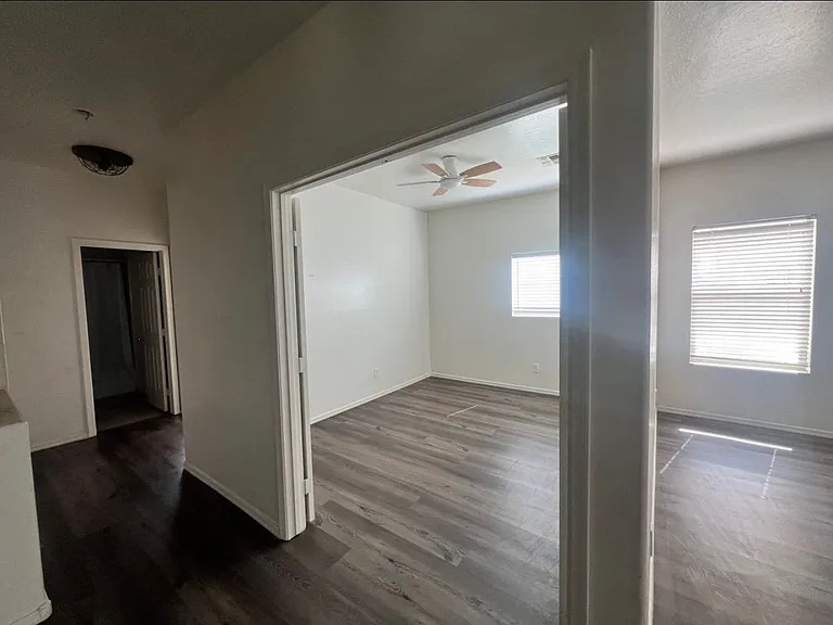 6182 S Sharon Ct — Photo 4