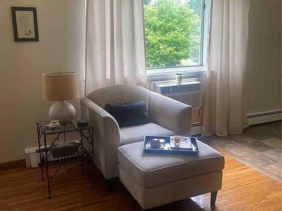 4th image of 40 Manor Dr #40