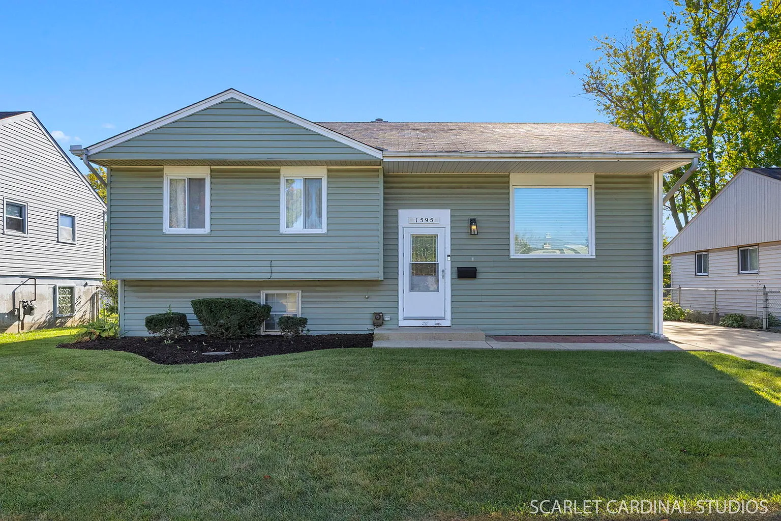 1595 Ardmore Ave photo 1