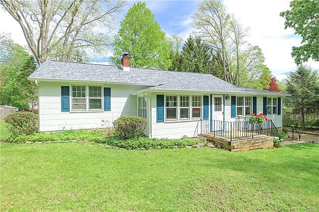 1st image of 48 Hamilton Dr