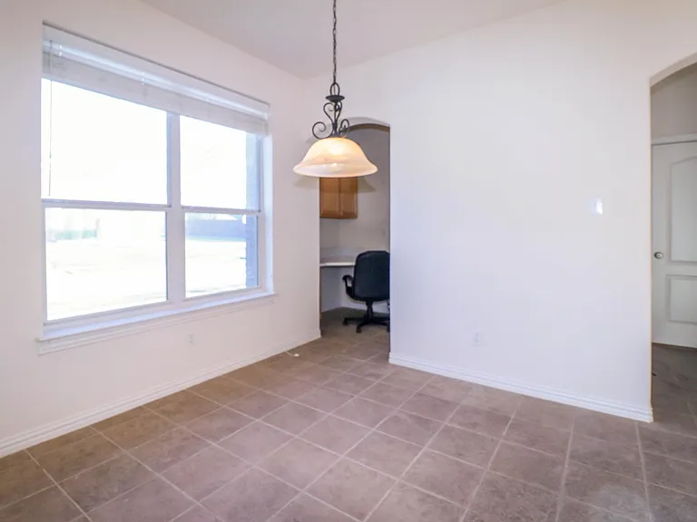 1183 Heathrow Dr — Photo 13