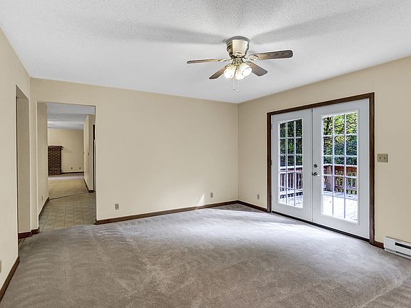 1725 Barns Lane ; Interior ; http://barnslane.rentpmi.com