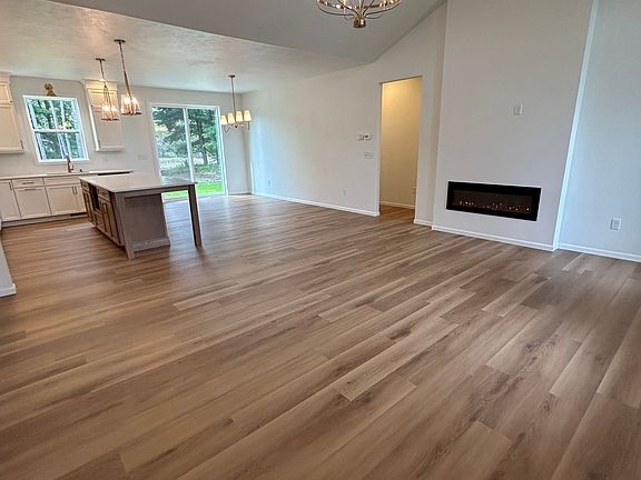 5th image of 424 S 32nd St