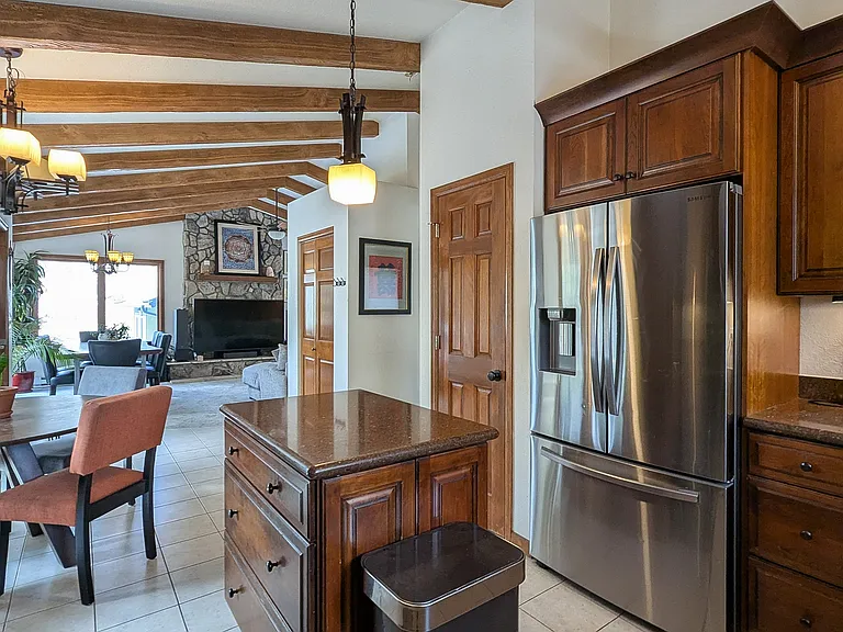 842 Lakeshore Dr — Photo 14