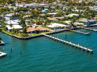 220 Shore Dr, Riviera Beach, FL 33404