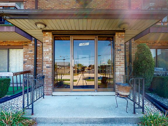 4th image of 10851 S Keating Ave APT 2A