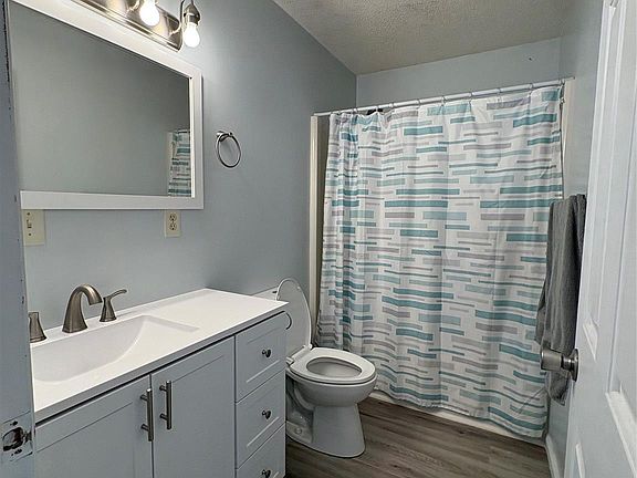 4th image of 498 Dover Rd