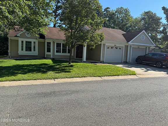 2nd image of 990A Buckingham Drive