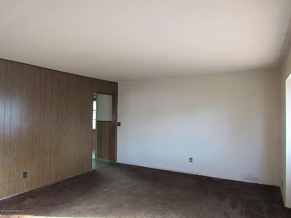 2nd image of 957 Mercer Dr