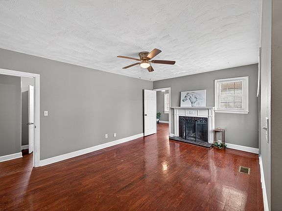 5th image of 239 Church St