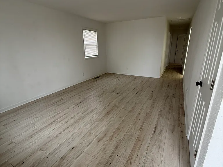 7023 W Newell St — Photo 4