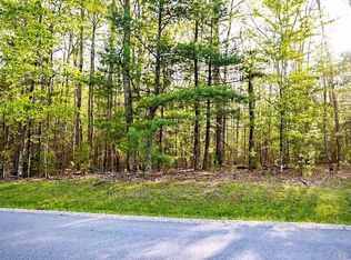 301 Royal Oaks Dr, Daniels, WV 25832