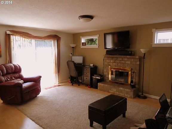 4th image of 5921 NE 99th St