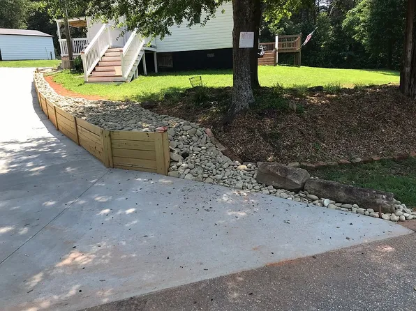 10 Bowen Hl, Pelzer, SC 29669