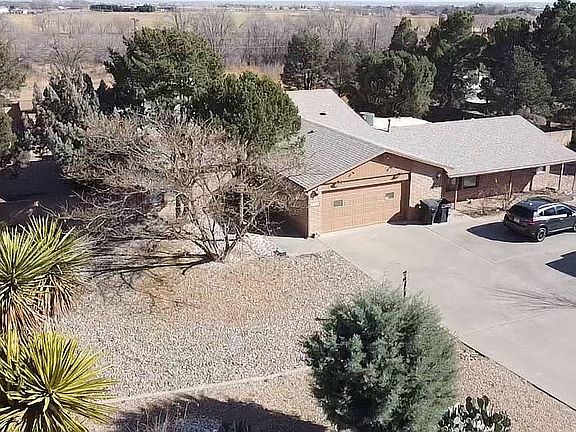 3rd image of 107 Tierra Berrenda Dr