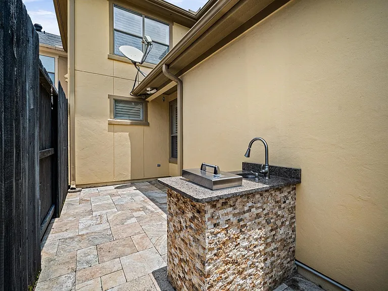 2047 Palm Forest Ln — Photo 42