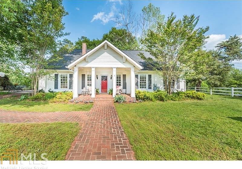 1st image of 2117 E Cherokee Dr