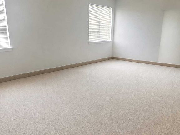 4th image of 607 Berkley Ct Unit Z2