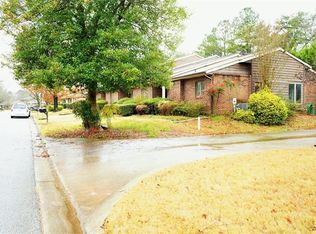 1479 Stoneleigh Cir, Stone Mountain, GA 30088