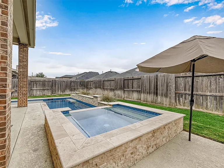 3510 Auburn Creek Cir — Photo 37