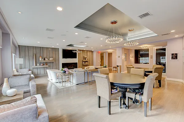 Rented by Safdie Realty Group | media 28