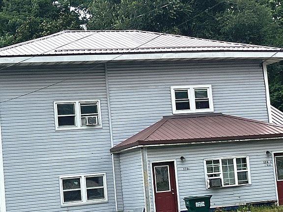 4th image of 170D Oswego St