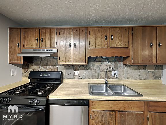 3rd image of 2235 Tahoe Ct