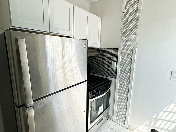 2nd image of 2224 Amsterdam Ave #66