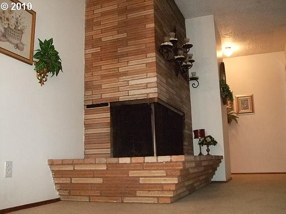 5th image of 5702 NE 54th St