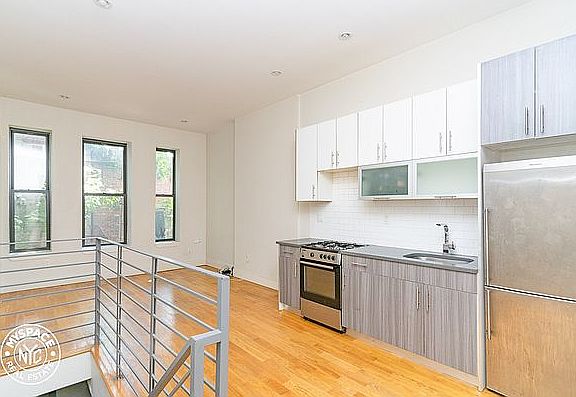 3rd image of 475 Lafayette Ave #1C
