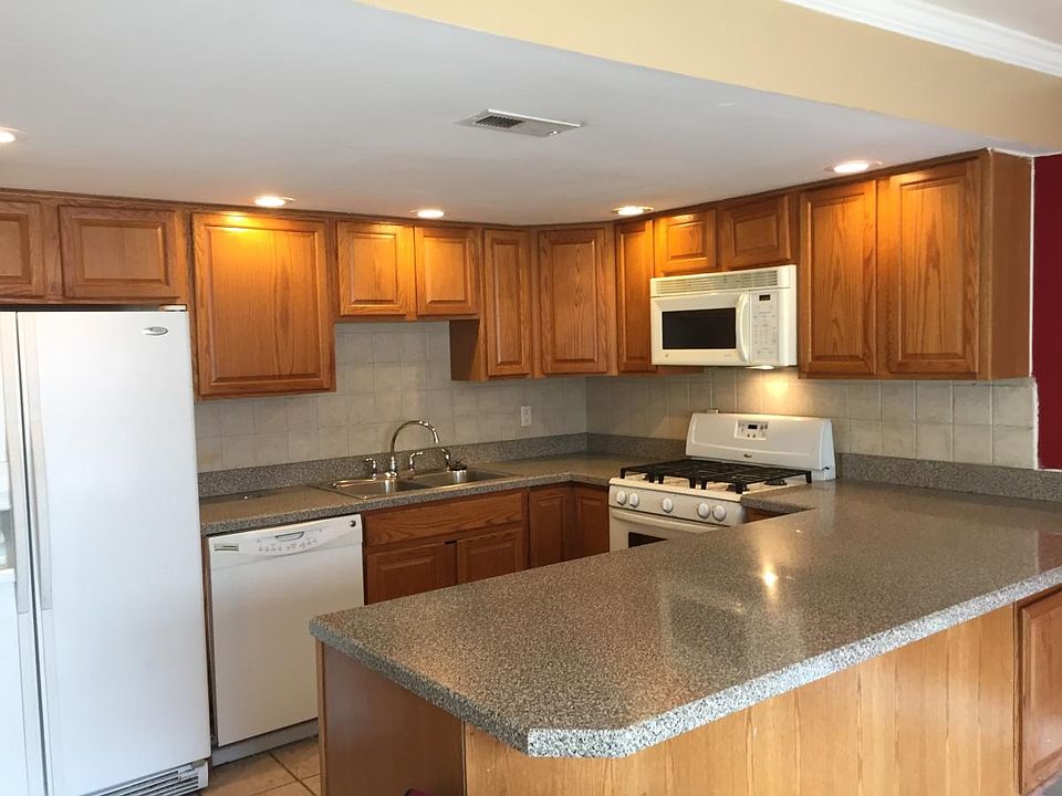 1st image of 6429 Heritage Hill Dr
