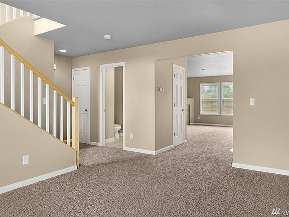 5th image of 3327 Bali St NE