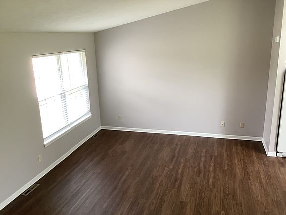 4th image of 8298 Macintosh Ln