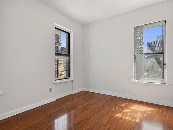 4th image of 320 W 111th St APT 16