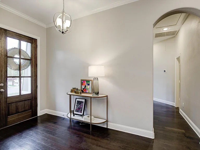 2700 Gladstone Dr — Photo 20