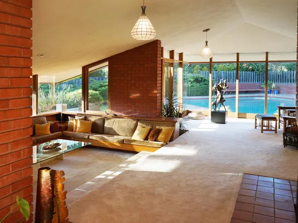 23570 Camino Hermoso Dr, Los Altos Hills, CA 94024